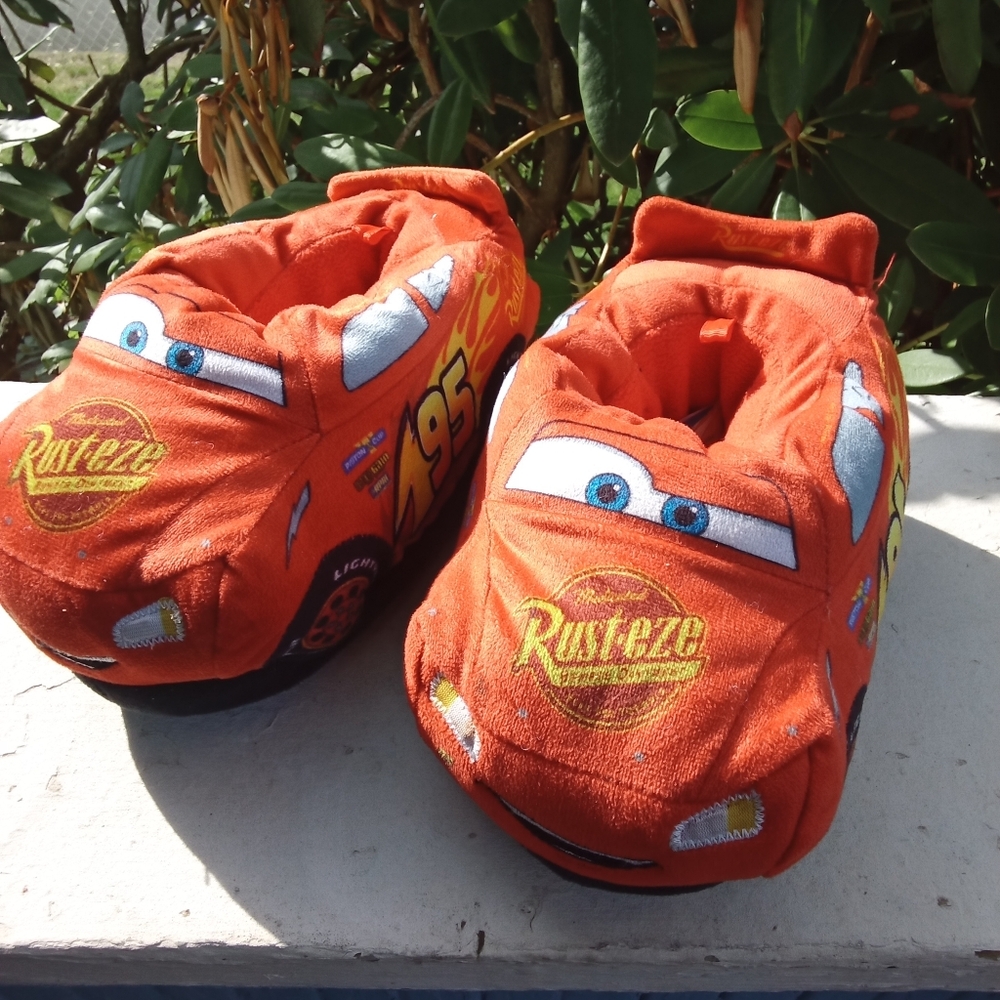Disney Cars Lightning McQueen Slippers GUC Sz 11/12